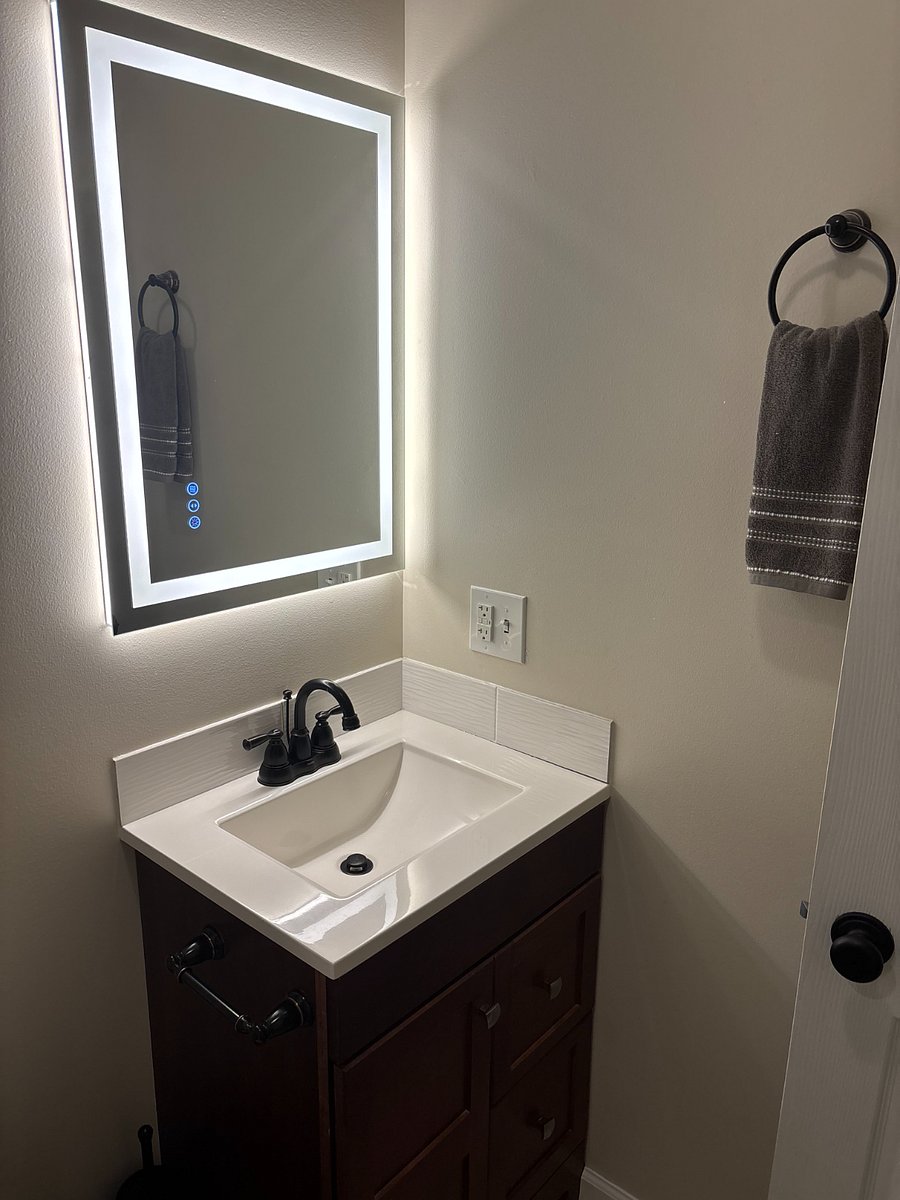 Queen Suite Bathroom