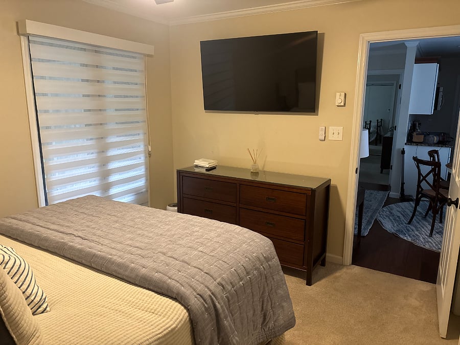 Queen Suite Tv/Dresser