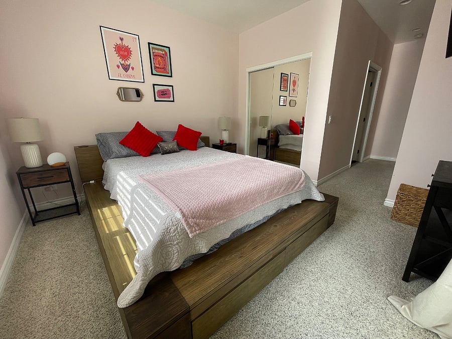 Back bedroom (1)