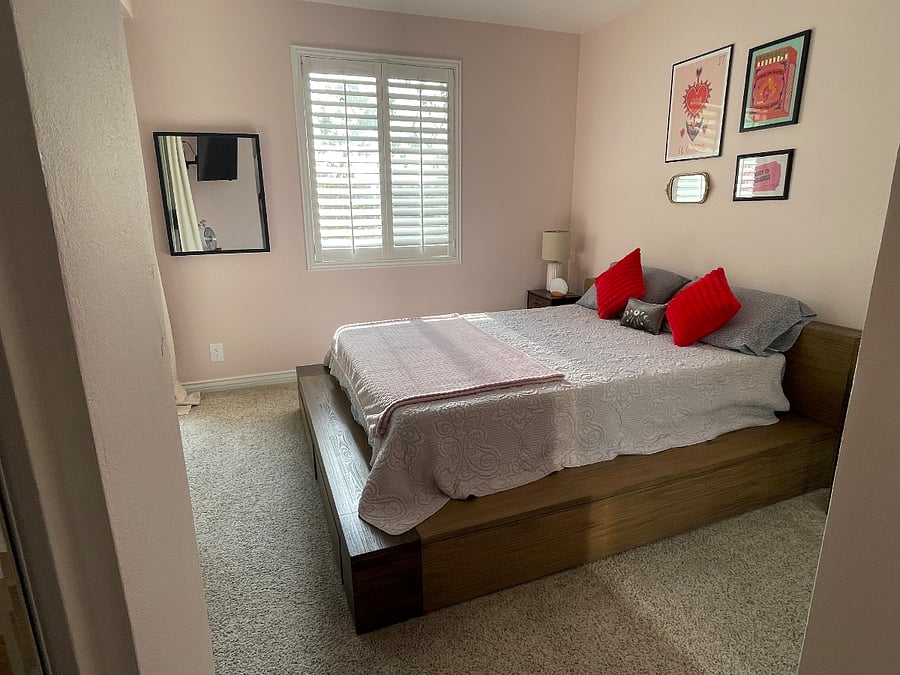 Back bedroom (1)