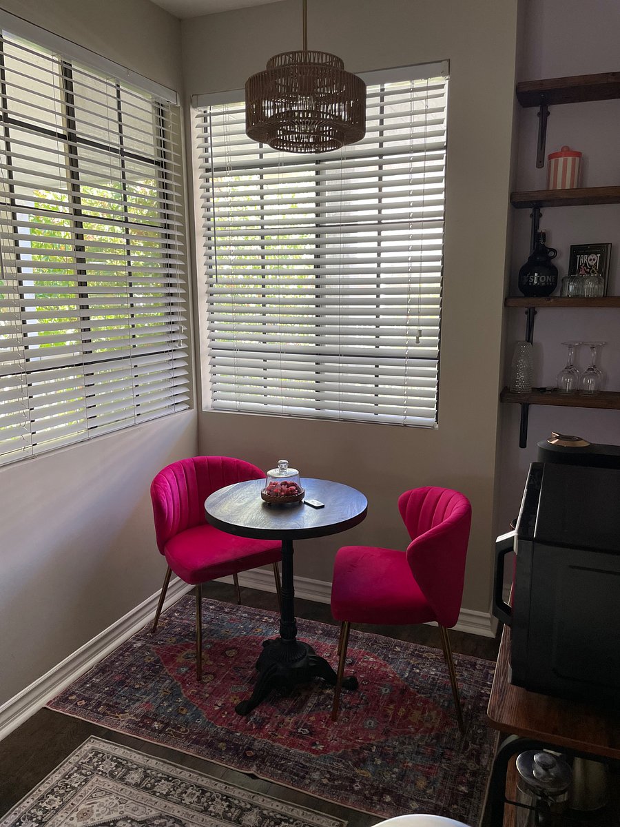 Breakfast nook