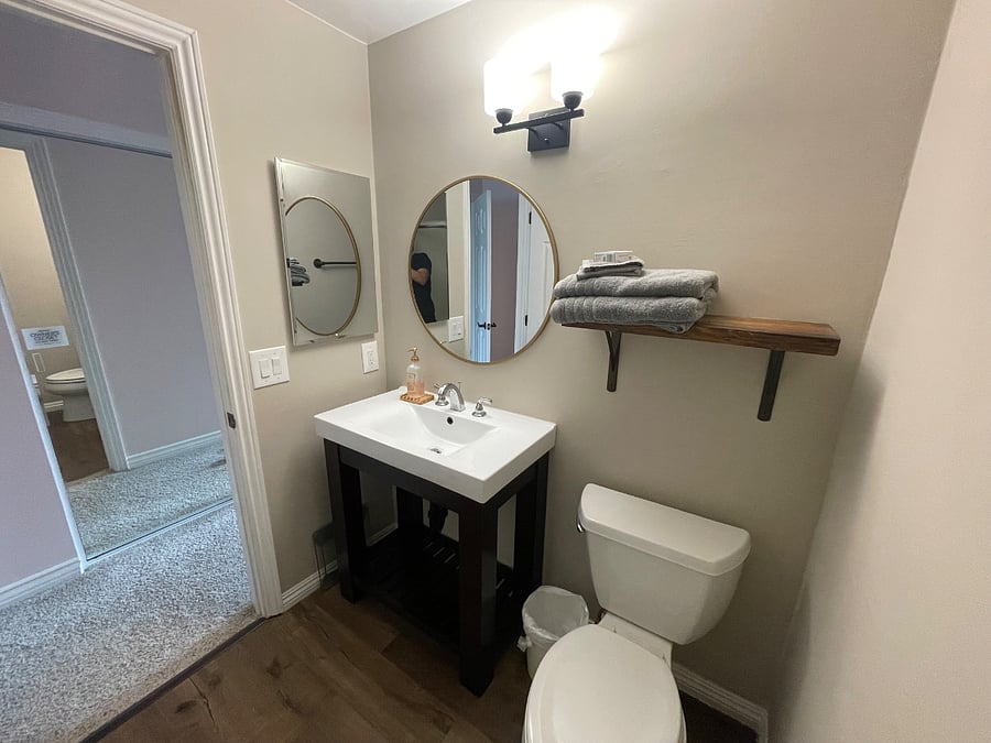 Bathroom 1 (inside bedroom 1)