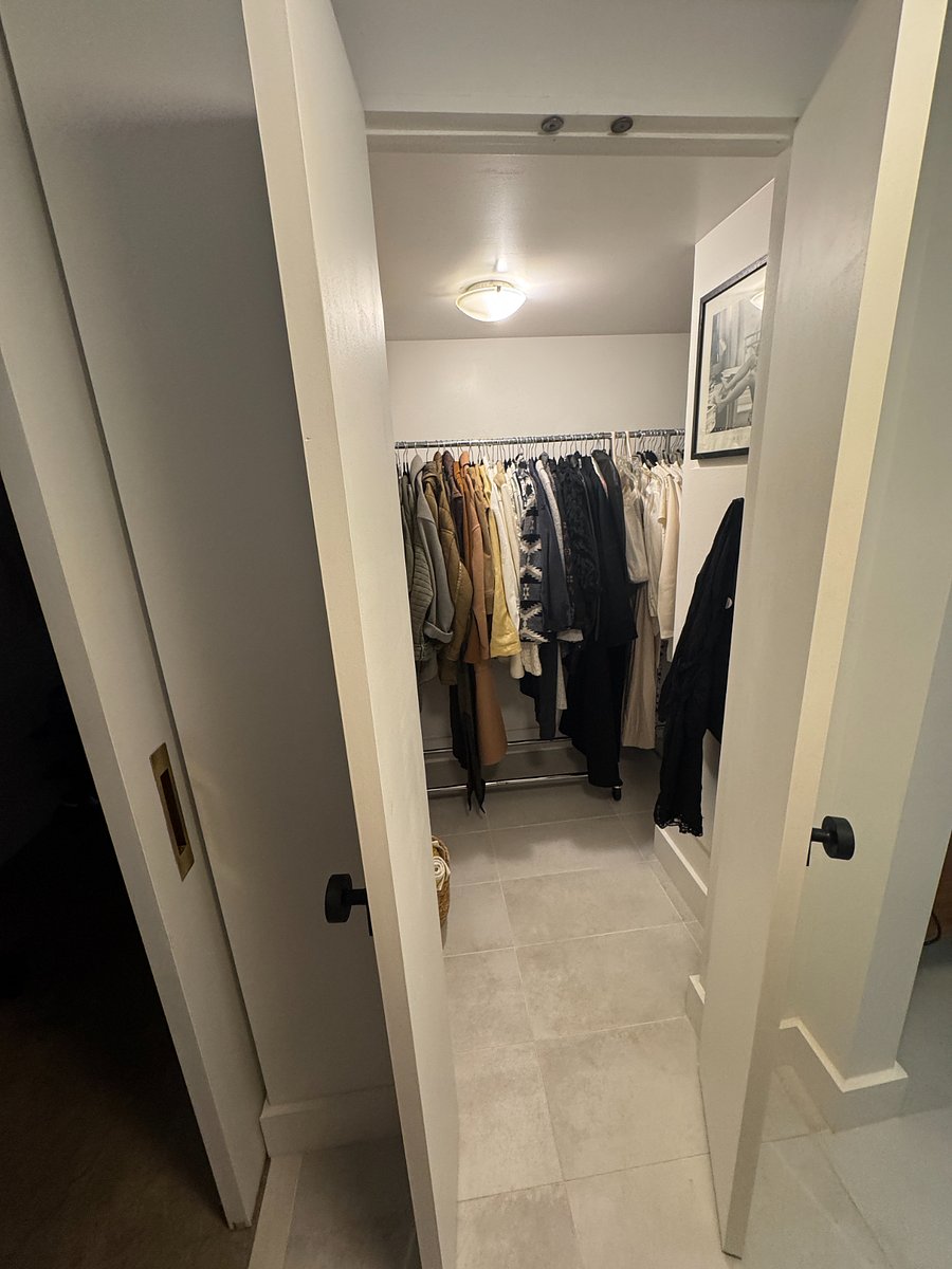 Walk-in closet