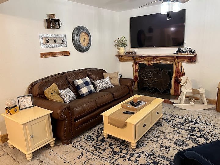 Apartment B Living room