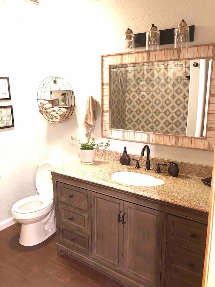 Apt C guest bathroom with tub/shower combo