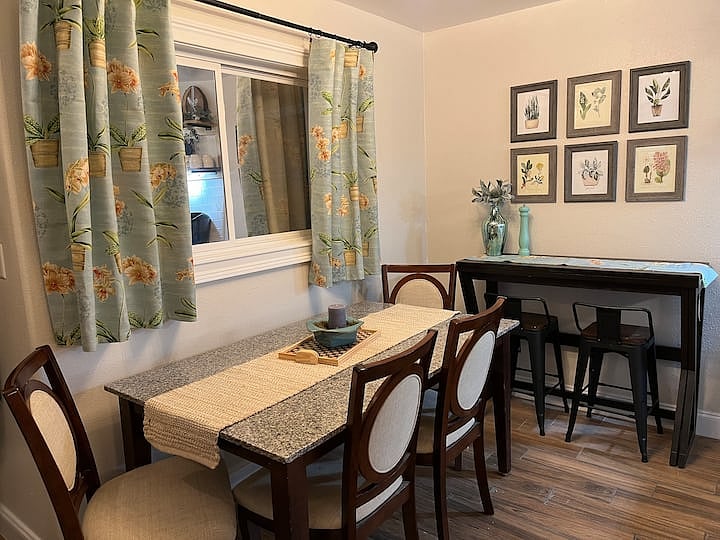 Apt D dining area