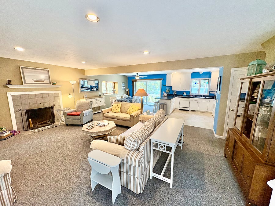 additional living, dining, kitchen view