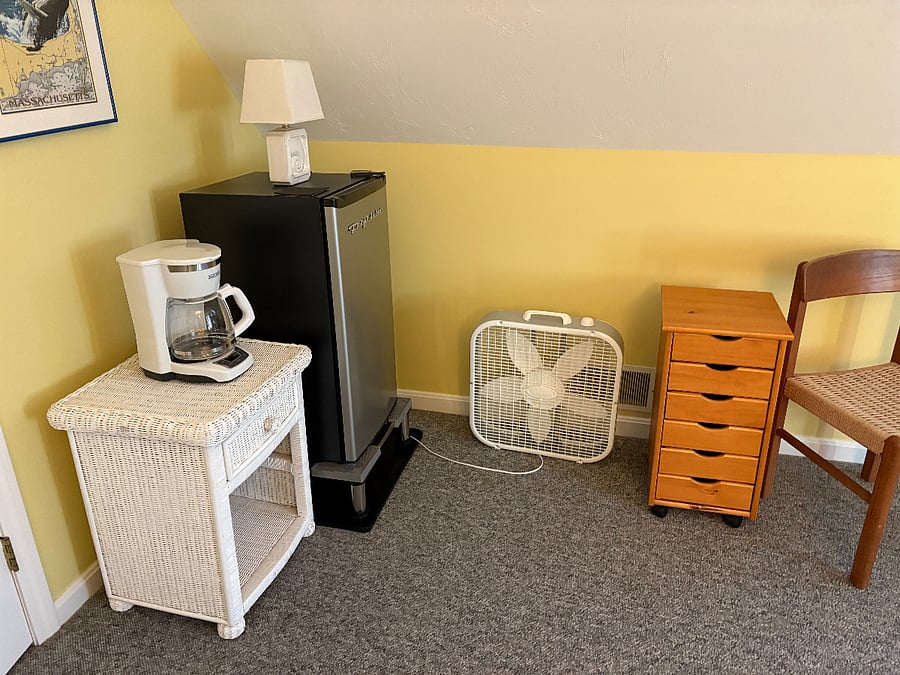 upstairs living space amenities - frig, coffee pot