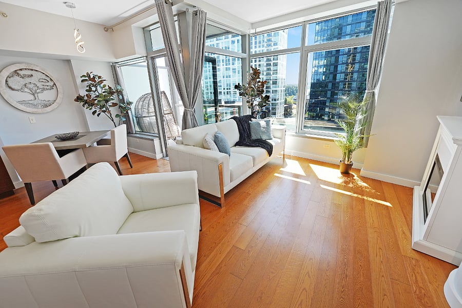 Open-Plan Living & Dining Bright, Neighborhood Dining Steps to Little Big Burger.airy, and stylish.