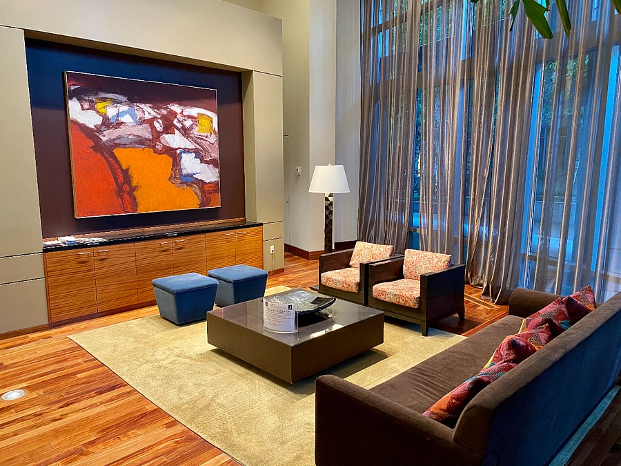 Resident Lounge Comfortable shared seating area.
