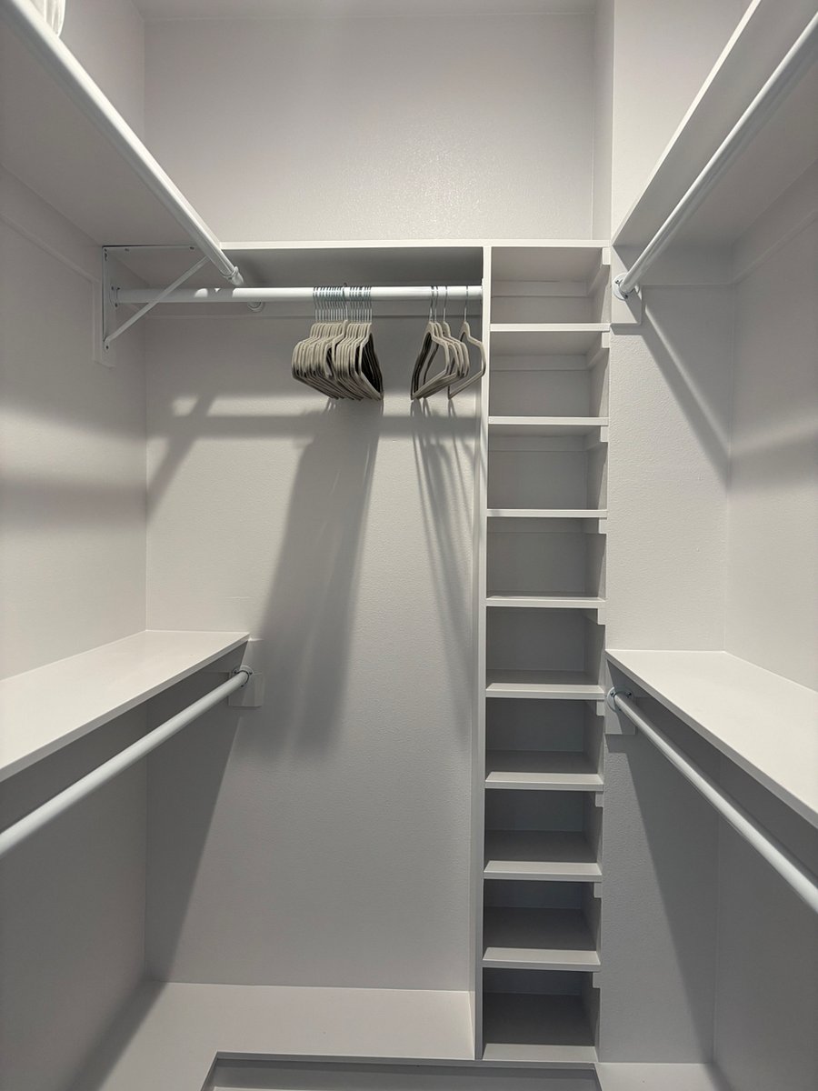Walk-in closet