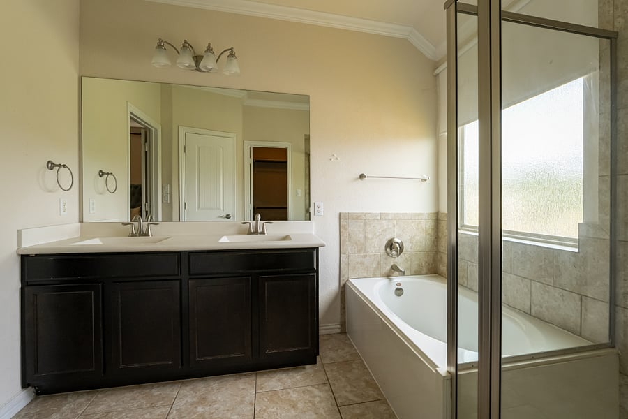 shampoo, conditioner and shower soap available. Master bathroom 