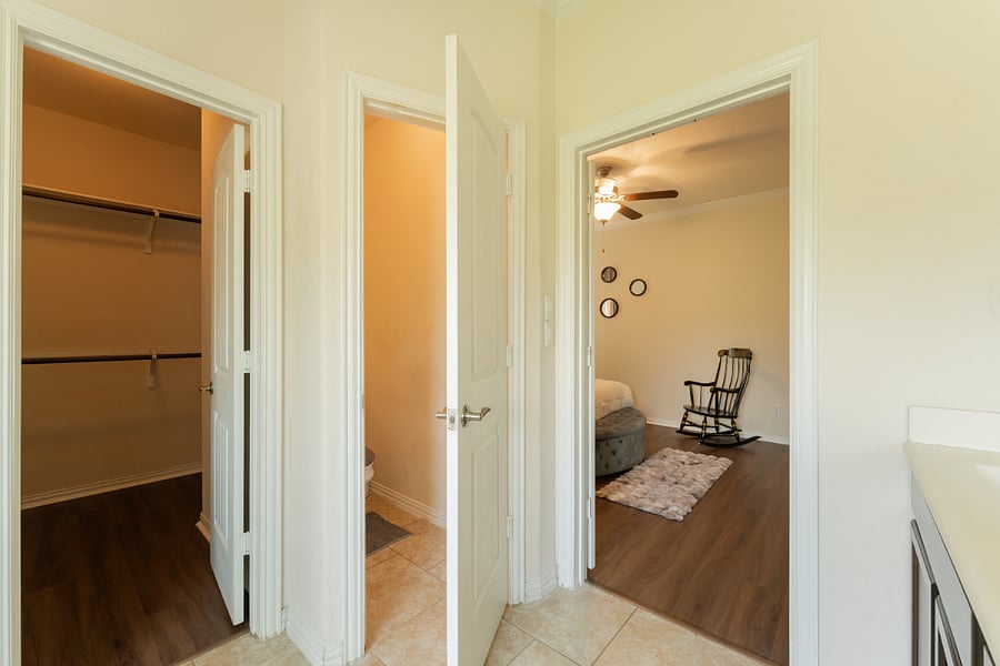 Walking closet.