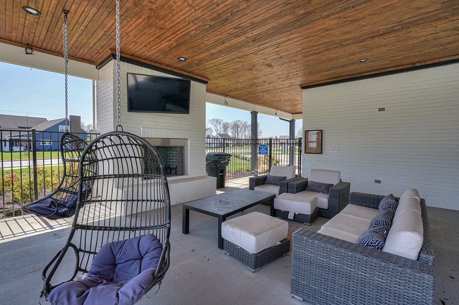 Several tv pockets located around the pool