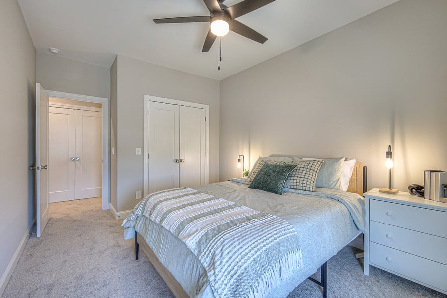 Another secondary bedroom with a queen bed
