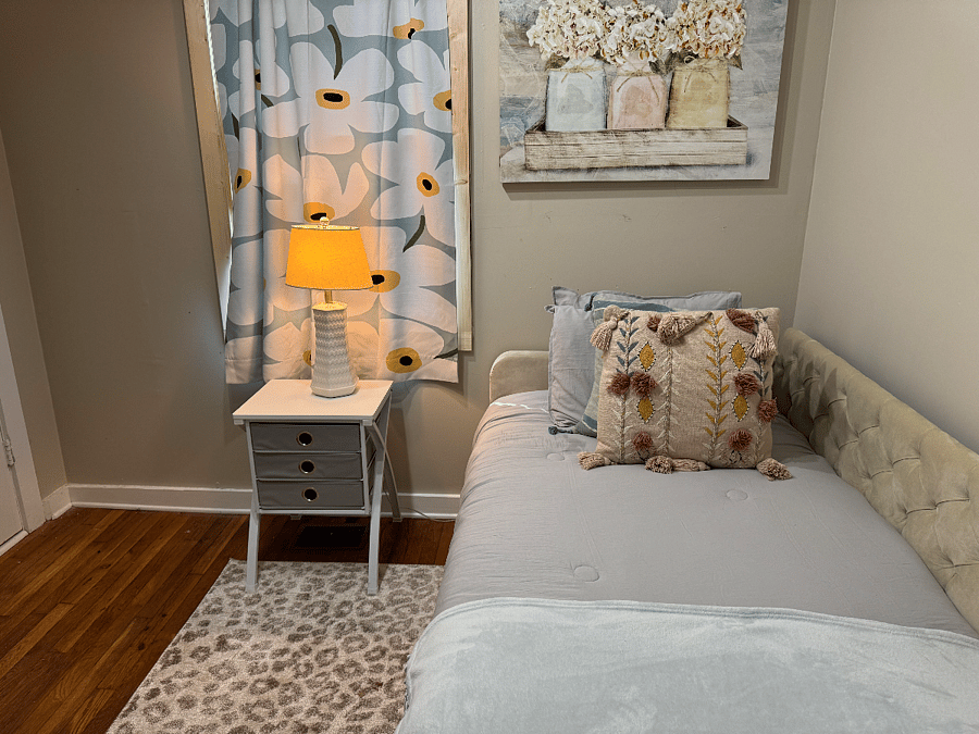 2nd bedroom