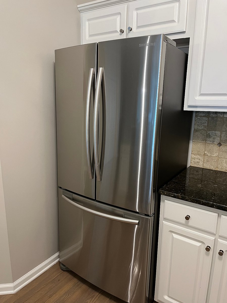 ultra-clean fridge/freezer