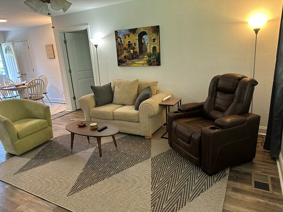 Furnished Finder property 891698_1 photo 3