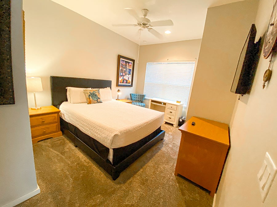 2nd BR - queen bed