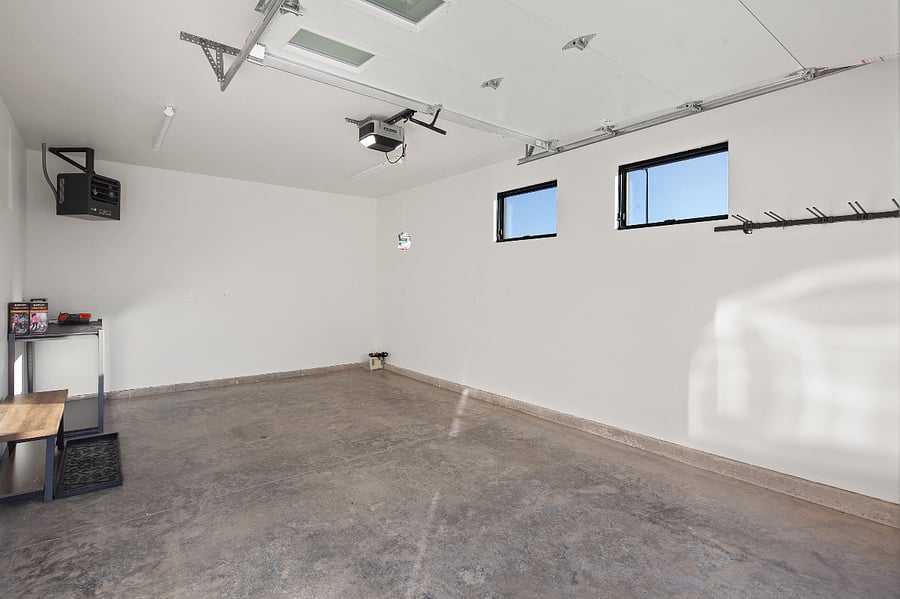 Heated oversize one car garage