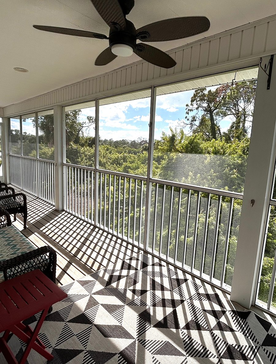 Attached Lanai