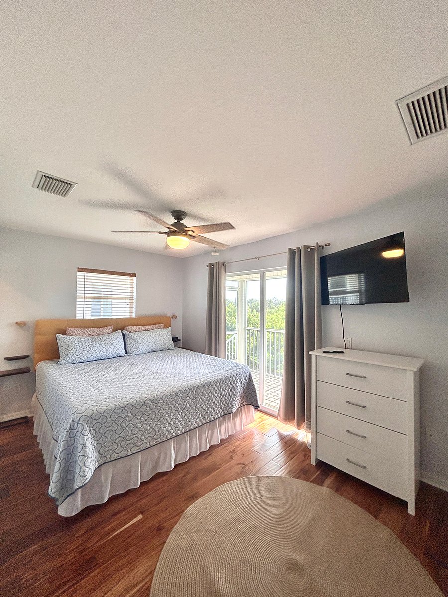 Primary Bedroom- King Bed and Full Bath