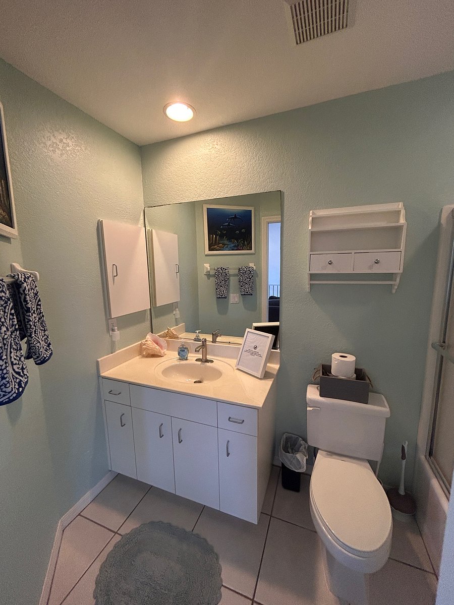 Guest Full Bath