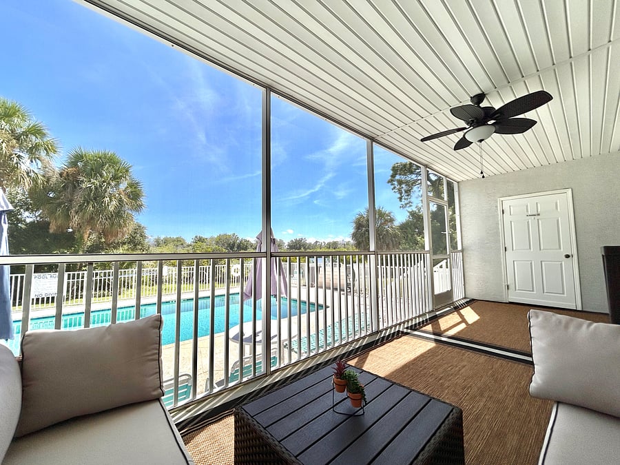 Outdoor Patio Seating- with a view! 