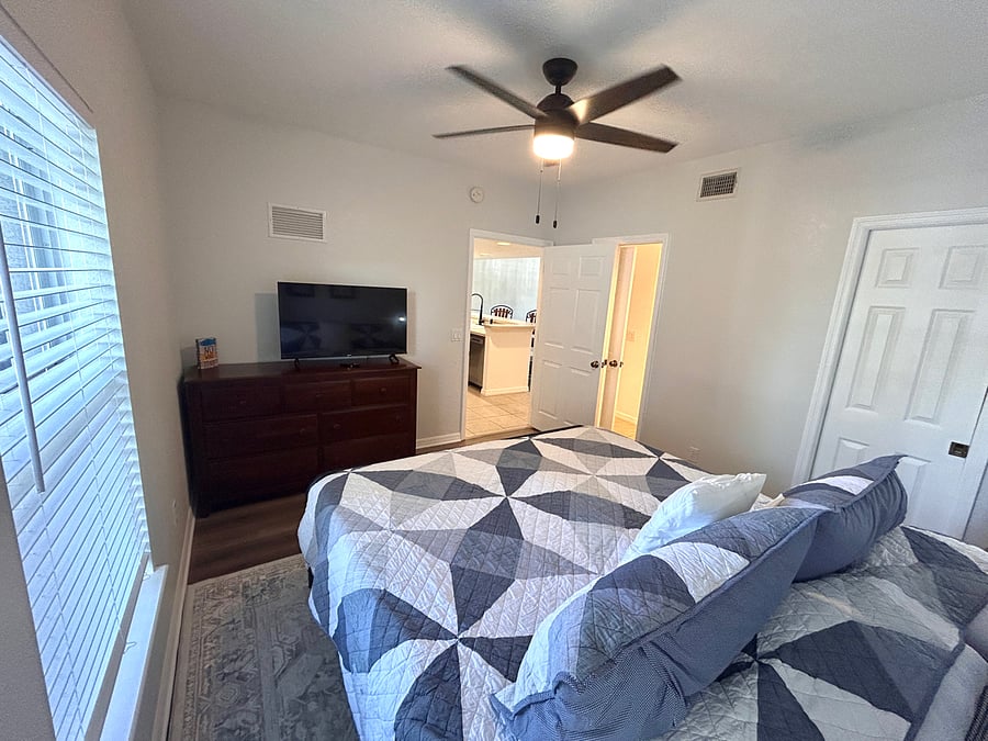King Bedroom 2- Attached to Full Shared Bath