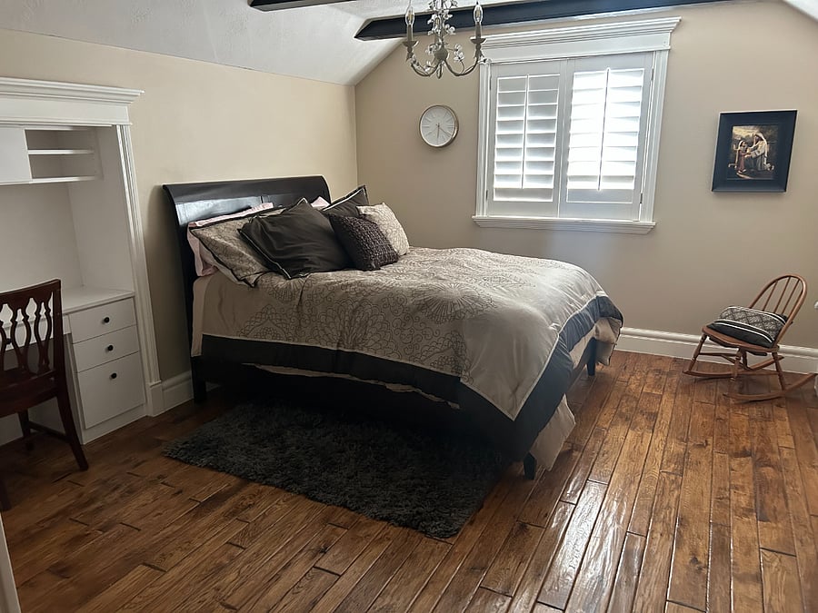 Bedroom 2 - Queen