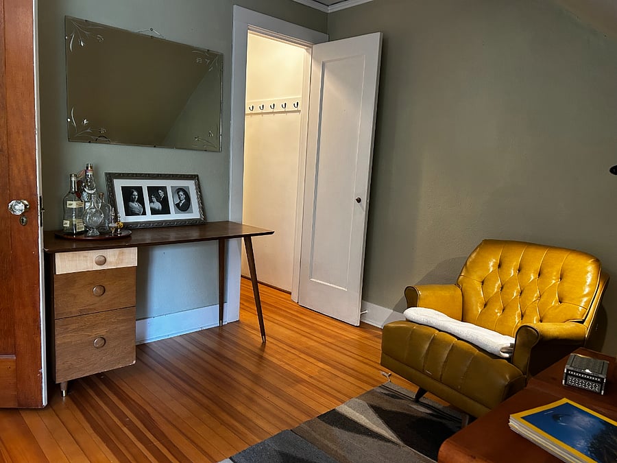 Plenty of storage for your things in the closet, desk drawers and book shelves