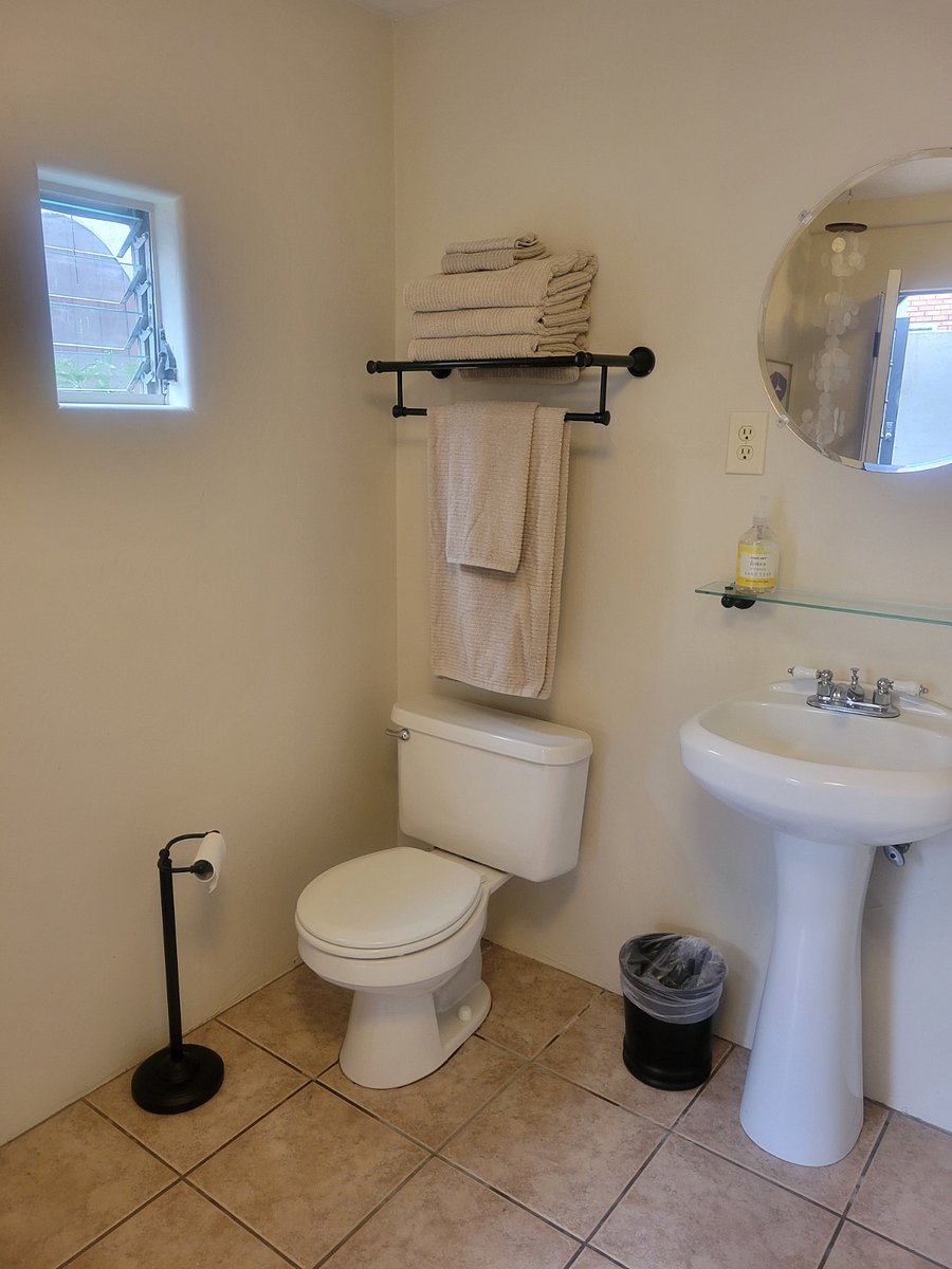 Full bathroom