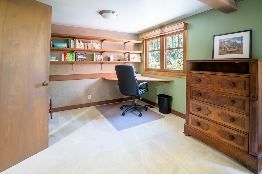 Dedicated office space in room 2
