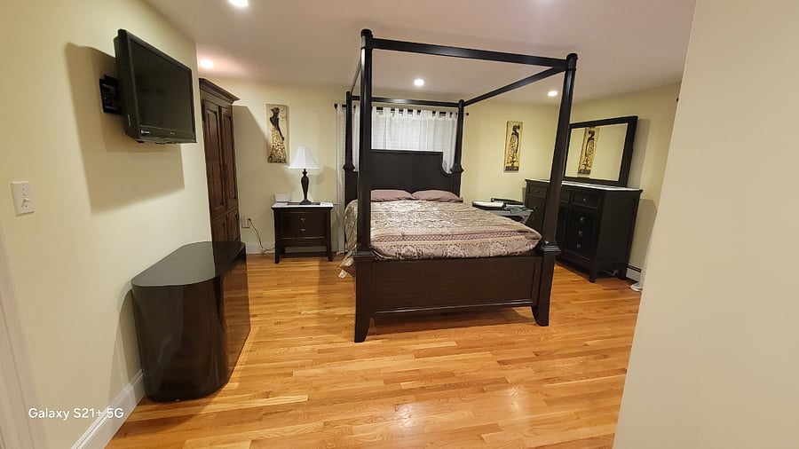 Large Fully Furnished Bedroom