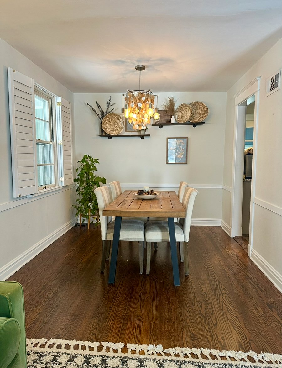 Dinning Room / Eating Nook