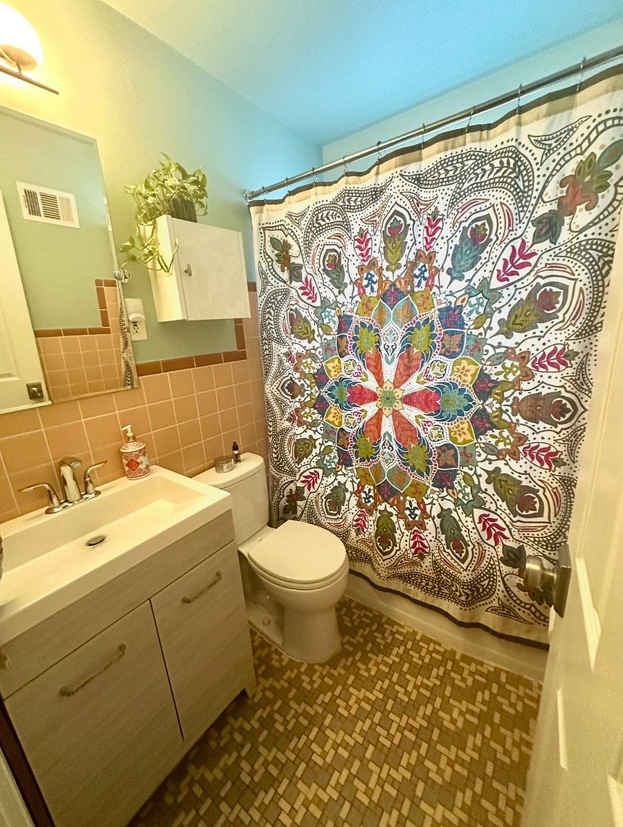 Shared Bathroom 
Shared with me only ~ the other tenant has a bathroom 