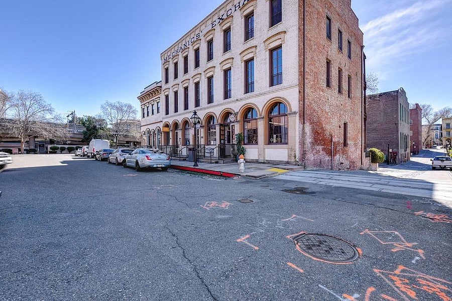 120 I Street was completed in 1853