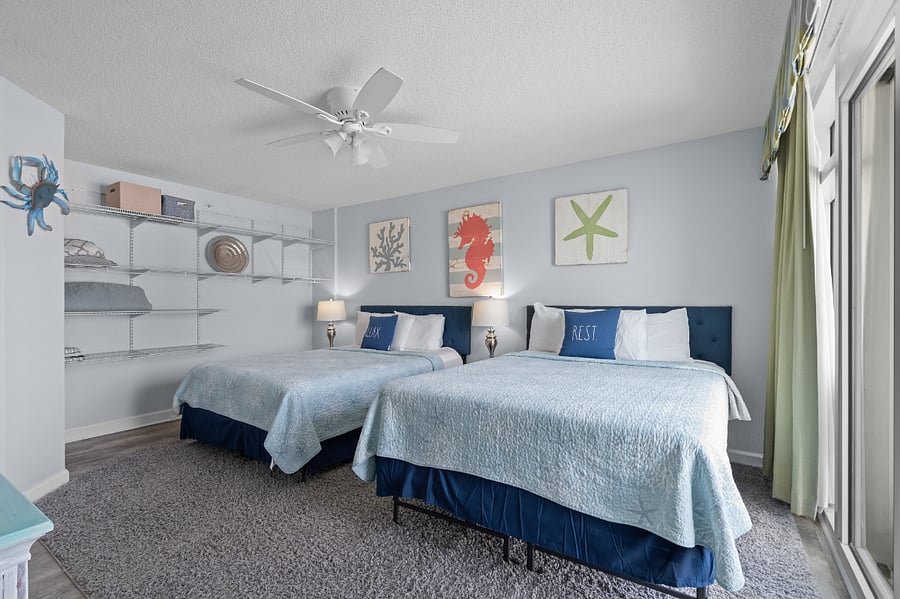 2nd bedroom with 2 queen beds