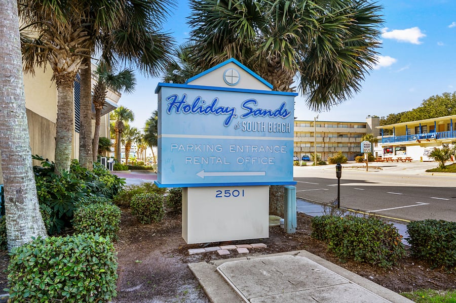 Condo located in the Holiday Sands Resort