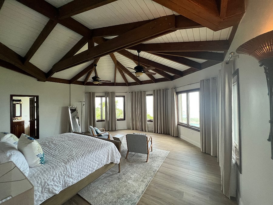 King Size Primary with beautiful views of the ocean