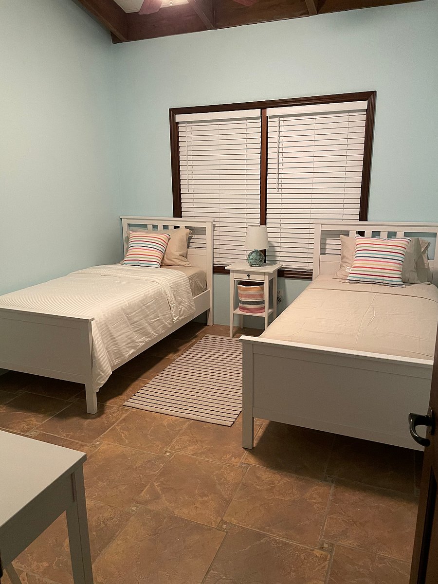 2 Twin Beds in 3rd Bedroom