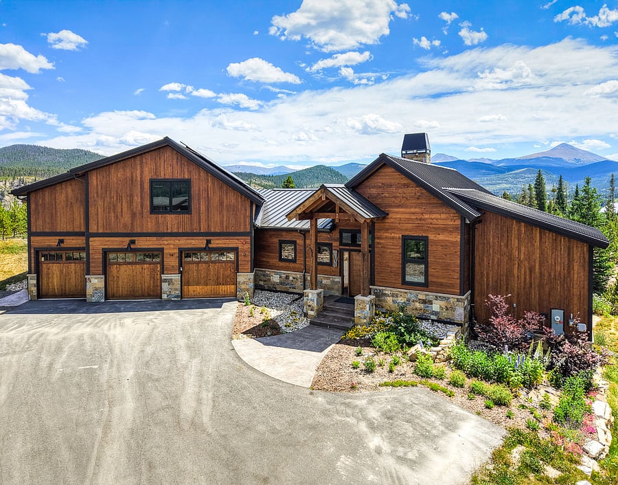Large 4-Bedroom 4-minutes aways from Breckenridge Main St. 