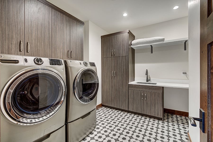 Large Laundry Room on Lower Level