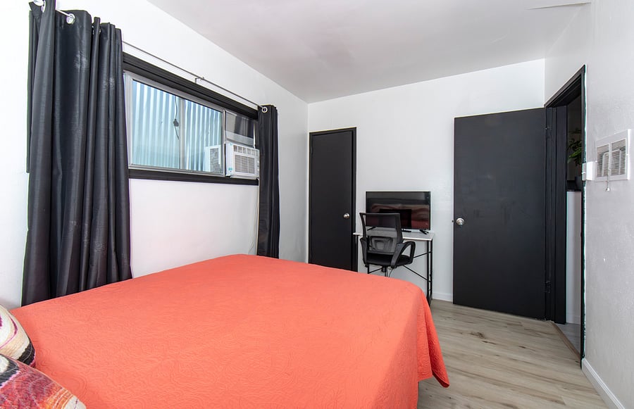 2 bedroom