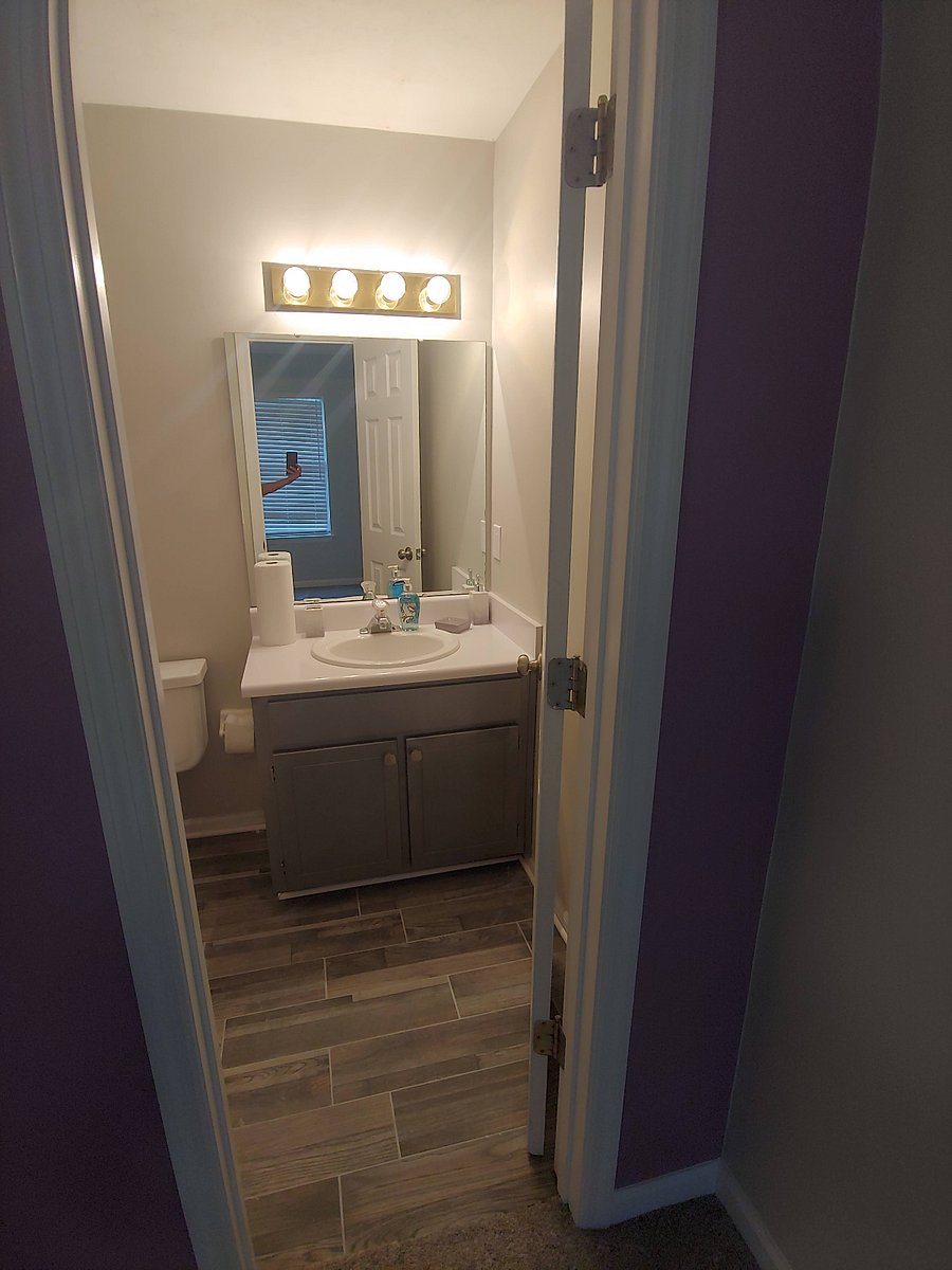 Bathroom of Purple Room