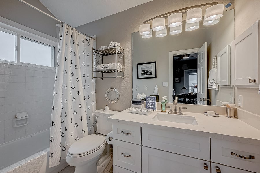 Bedroom/office Bath