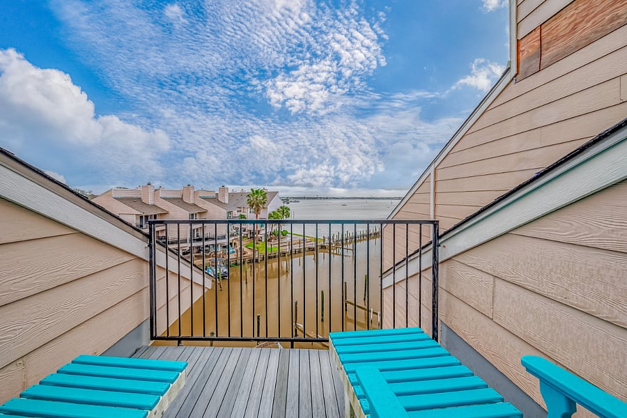 Third floor Sundeck