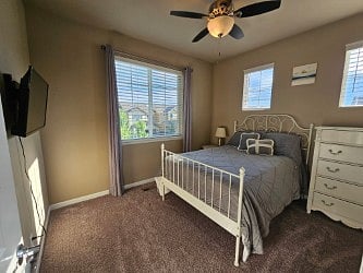 Furnished Finder property 892676_1 photo 3