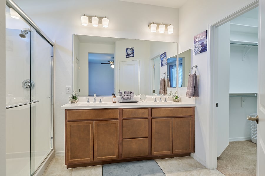 Room 5 - Private Bath