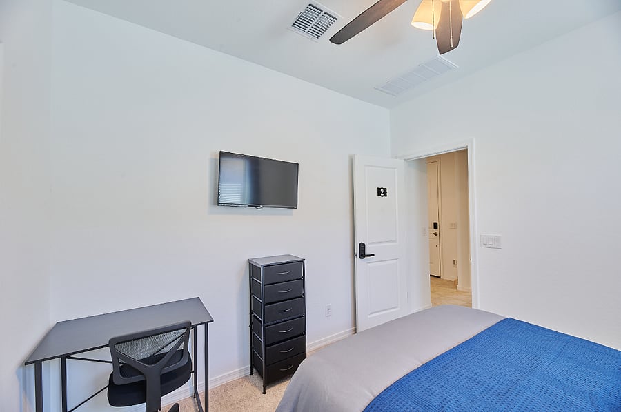 Room 2 - $925